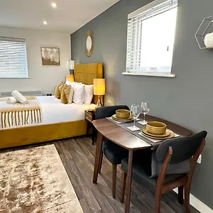 A Cozy Hideaway With Balcony - Close To Bournemouth